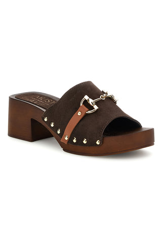 Sandalo marrone in pelle con tacco e borchie Pittarello Must Have 11938