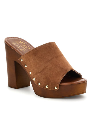 Sandalo marrone con tacco e borchie Pittarello Must Have 11233
