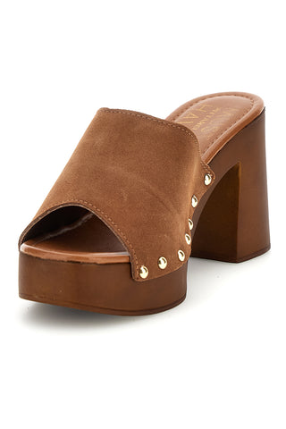 Sandalo marrone in pelle con tacco e borchie Pittarello Must Have 11933