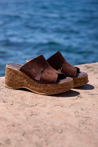 Sandalo marrone in pelle con zeppa Pittarello Must Have 11937