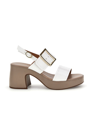 Weiße Sandalen mit Absatz und Schnalle im Pittarello-Look MK3935435