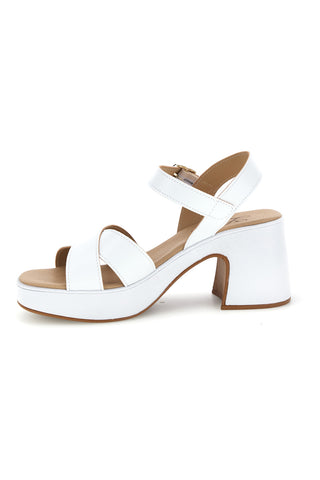 Weiße hochhackige Sandalen Pittarello Look MK3557C435