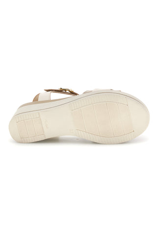 Beigefarbene Sandalen mit Keil und Zierschnalle im Pittarello-Look MK3705258