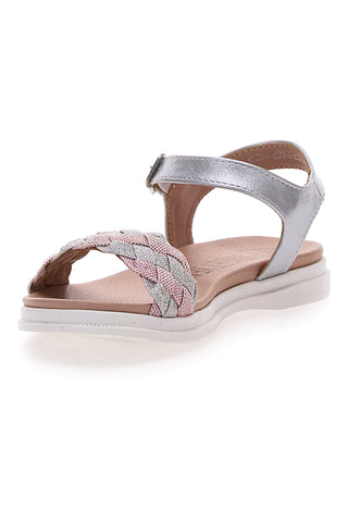 Silberne Sandalen mit Riemen und weicher Sohle SWEET YEARS 0377