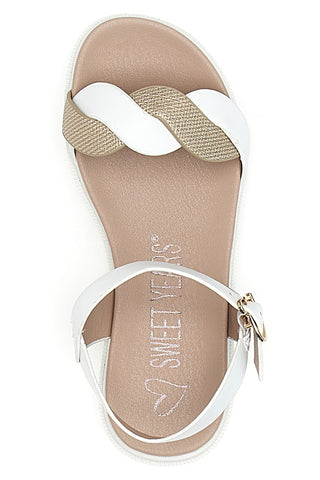 Weiße Sandalen mit Riemen und weicher Sohle SWEET YEARS 0242
