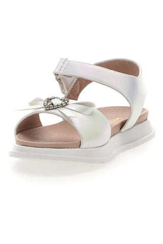 Pitt Kids weiße Schleifensandalen 39244