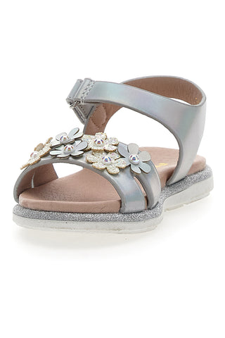 Elegante silberne Sandalen mit kleinen Blumen Pitt Kids 392411