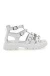 Weiße Sandalen mit Nieten und Metalllogo Laura Biagiotti 96219451