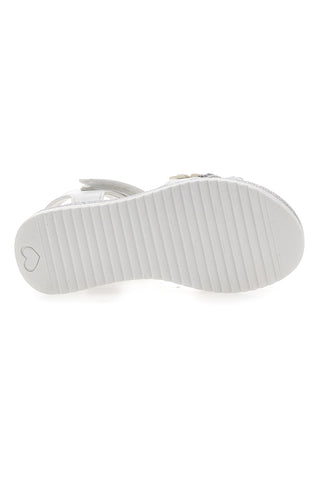 Weiße Sandalen mit dekorativen Schmetterlingen und Klettverschluss GRAZIE GIRL 14330