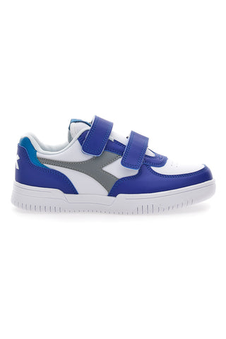 Weiße und blaue Turnschuhe mit grauem Diadora Raptor Low Ps-Logo