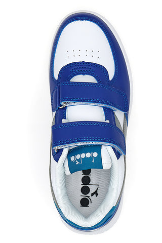 Weiße und blaue Turnschuhe mit grauem Diadora Raptor Low Ps-Logo
