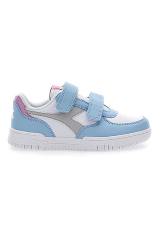 Weiße und hellblaue Turnschuhe mit grauem Diadora Raptor Low Ps-Logo