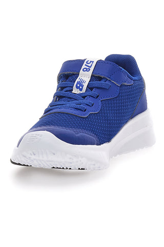 Blaue Sneakers mit weißem Logo und NEW BALANCE-Klettverschluss
