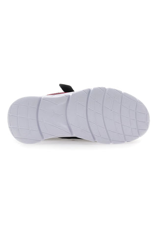 Schwarze Turnschuhe und weiße Sohle Puma FlexFocus Modern AC+ PS