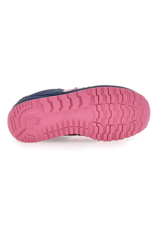 Blaue Sneakers New Balance 500 mit rosa Details und Klettverschluss