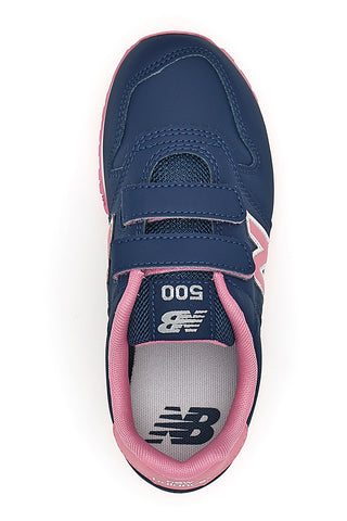 Blaue Sneakers New Balance 500 mit rosa Details und Klettverschluss