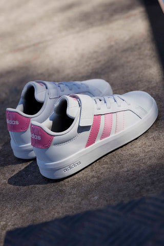 Weiße Sneakers mit rosa Details und Klettverschluss Adidas Grand Court 3.0 El C