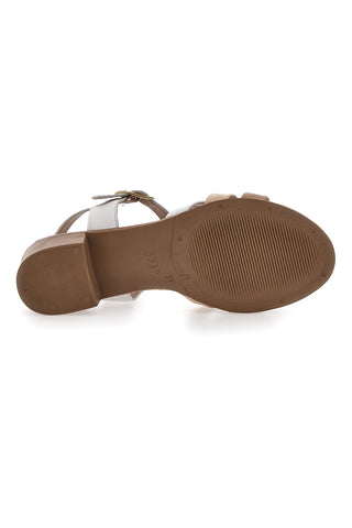 Weiße Sandalen mit gekreuzten Riemen Pittarello Look 243205