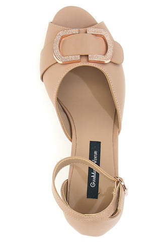 Nudefarbene Sandalen mit mittlerem Absatz und dekorativer Schnalle Gmv SA0441