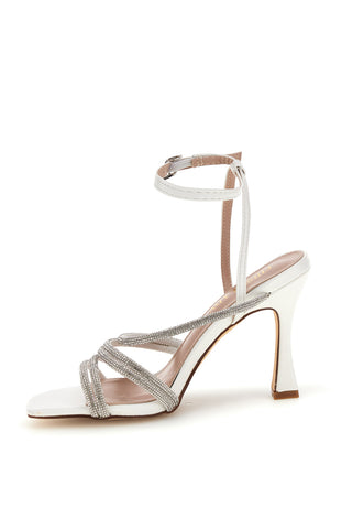 Weiße Sandalen mit Bändern mit hellen Punkten verschönert First Lady P693