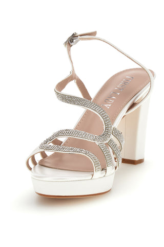 Weiße Sandalen mit glänzenden Riemen und breitem Absatz First Lady P702