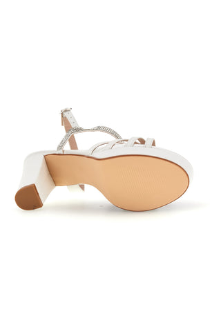 Weiße Sandalen mit glänzenden Riemen und breitem Absatz First Lady P702
