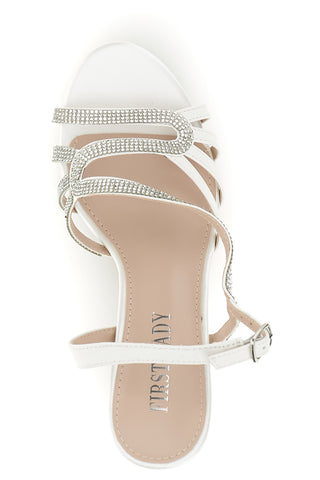 Weiße Sandalen mit glänzenden Riemen und breitem Absatz First Lady P702