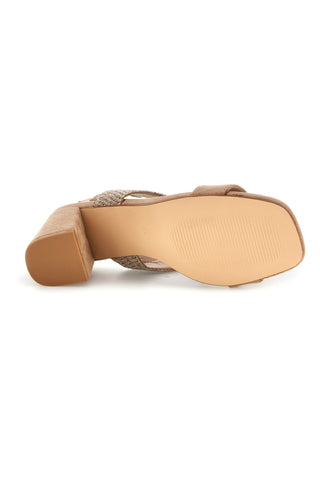 Sandali beige con fascia in tessuto e tacco largo First lady P703