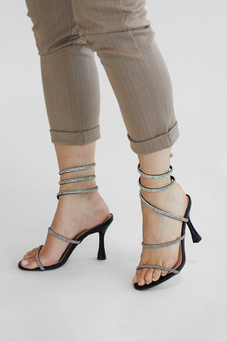 Schwarze Sandalen mit Strass und Spirale Spitze Erste Dame P711