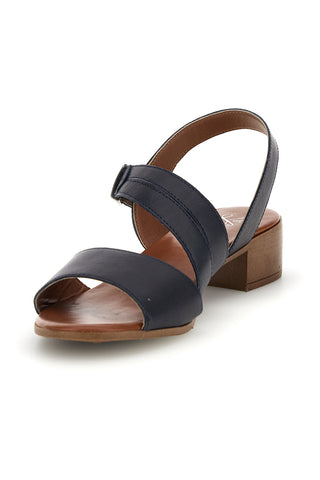 Sandali blu in vera pelle Pittarello look 243050