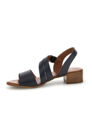 Sandali blu in vera pelle Pittarello look 243050
