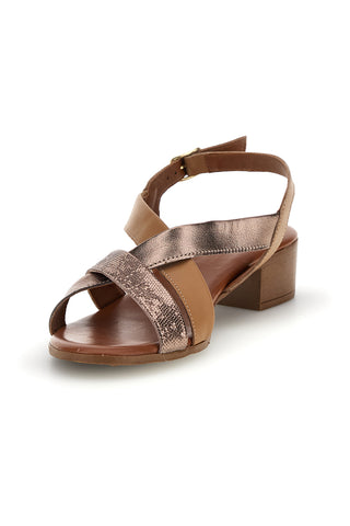 Sandali nocciola con fasce incrociate pelle Pittarello look 243170