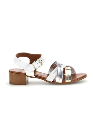 Weiße und silberne Ledersandalen mit gekreuzten Riemen Pittarello Look 243205