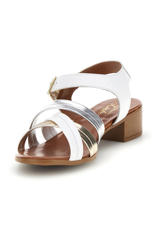 Sandali bianchi e argento in pelle con fasce incrociate Pittarello look 243205