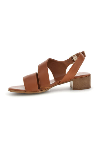 Braune Ledersandalen mit gekreuzten Riemen Pittarello Look 243080