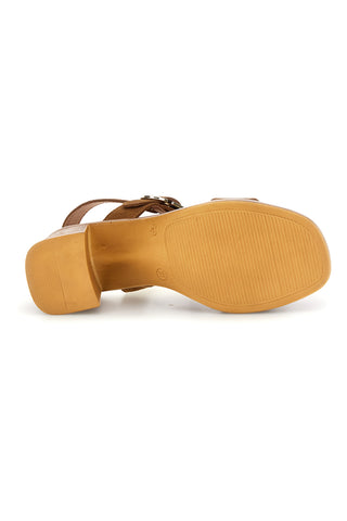 Sandali Cuoio con tacco e fibbia Pittarello look MK3909214