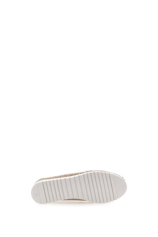 Beige Mokassins mit perforiertem Obermaterial und goldener Schnalle MIO TEMPO MIN7023