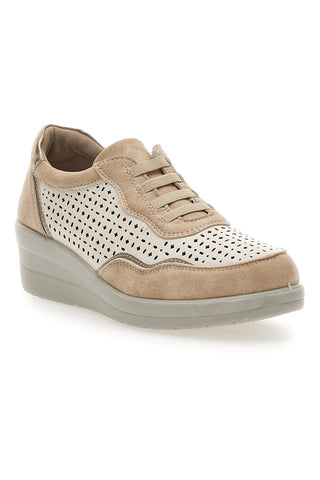 Braune Schnürschuhe mit Plateau und elastischen Schnürsenkeln FIRST ROW MDSS25T13