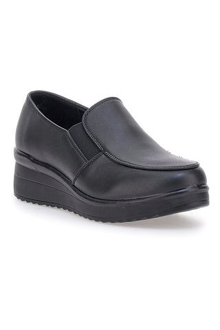 Plocadi MIN6260 schwarze Mokassins mit leichtem Keilabsatz und glattem Obermaterial