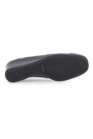 Schwarze Mokassins mit Lackdetails und Keilabsatz Pittarello 15575