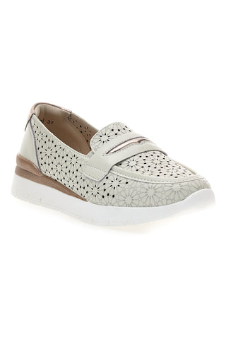 Mocassini beige traforati con bocca di leone in vera pelle Prima riga 182081