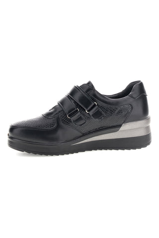 Sneaker Nera con Doppio Strappo in Pelle ed Effetto Pitone Plocadi MINB225