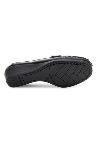 Mocassino Nero Effetto Vernice con Zeppa e Catena Mio tempo MIN9204