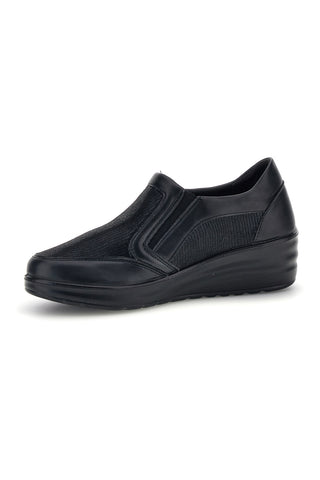 Bequeme schwarze Schuhe mit Reißverschluss und Keilabsatz von Mio Tempo, Modell MD2513L