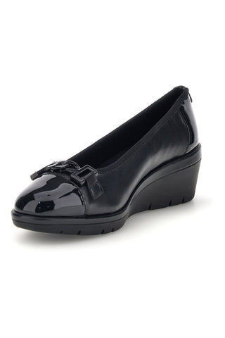 Ballerine nere in pelle con inserti in effetto vernice e zeppa Pittarello 22978