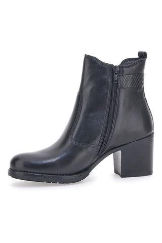 Schwarze Stiefeletten von Cafè kosten 3047