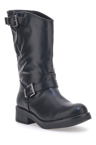 Schwarze Biker-Stiefeletten im Café kosten 223