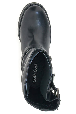 Schwarze Biker-Stiefeletten im Café kosten 223