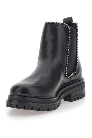 Schwarze Chelsea-Stiefel mit metallischen Einsätzen im Café kosten 200135