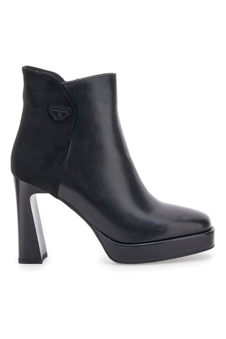 Schwarze Stiefeletten mit Absatz und seitlichem Reißverschluss LAURA BIAGIOTTI 8341M24